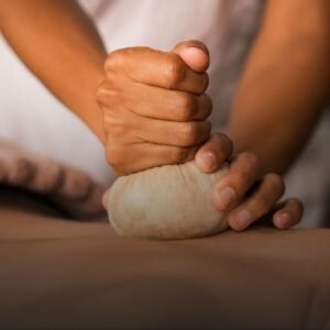 Masaje con Pindas Herbales en Pareja